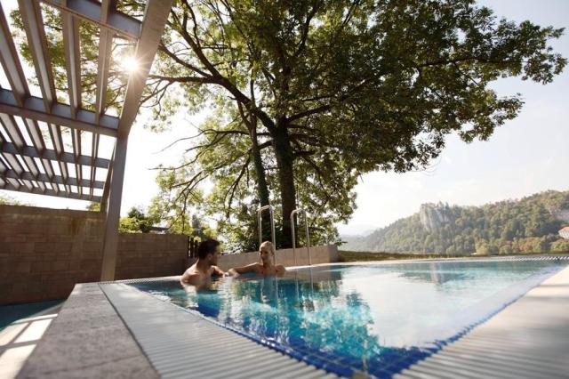 Bazénový komplex ve wellness Živa