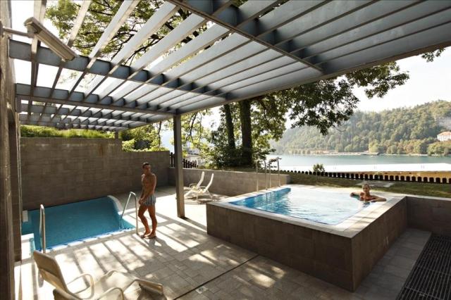 Bazénový komplex ve wellness Živa