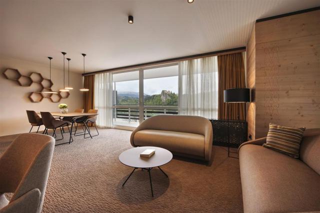Premium Suite