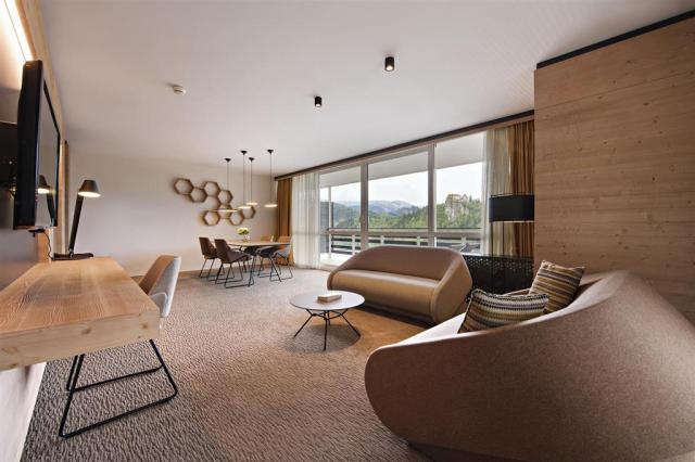 Premium Suite