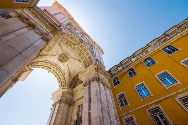 lisbon-4401269_1920.jpg