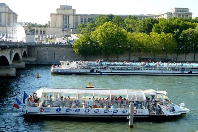 batobus-seine-river.jpg