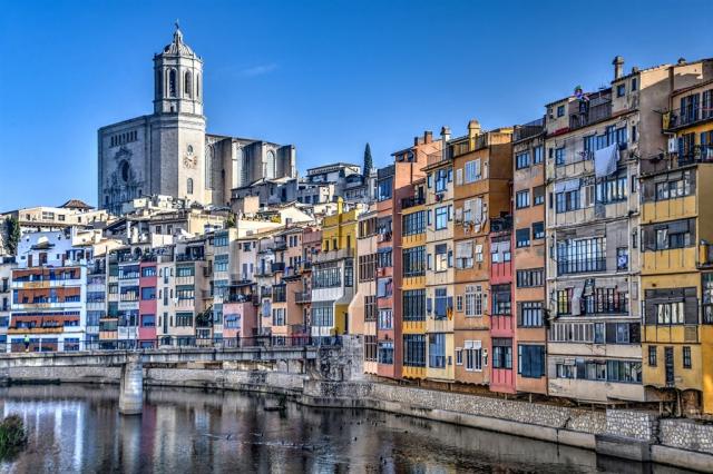 1 girona-6840326_1280.jpg