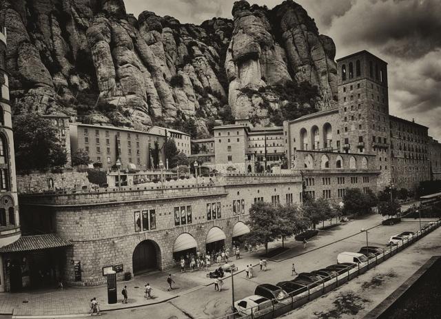 montserrat-2384680_1280.jpg