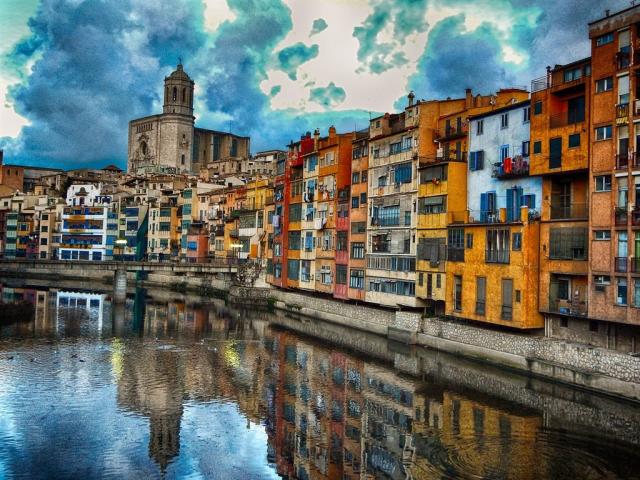 girona-2342015_1280.jpg