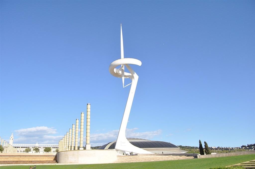 barcelona La Torre Calatrava-1333087_1280.jpg