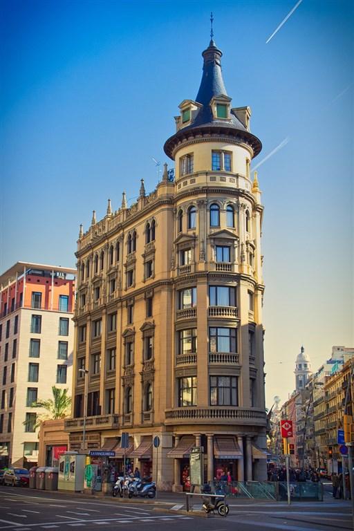 barcelona-4939987_1280.jpg