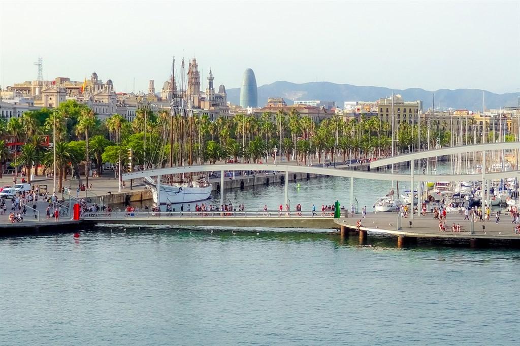 barcelona-7559784_1280.jpg
