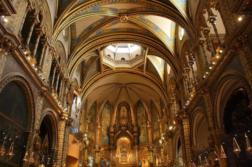 Montserrat-4544232_1280.jpg