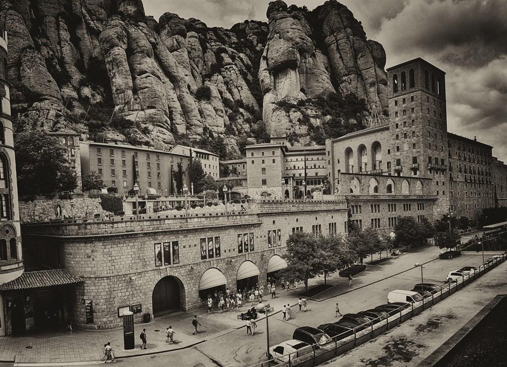 montserrat-2384680_1280.jpg