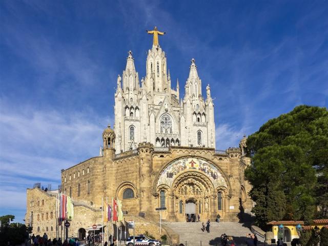 Barcelona tidibado-6978350_1280.jpg
