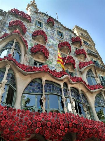 Barcelona Casa Batlo-1348260_1280.jpg