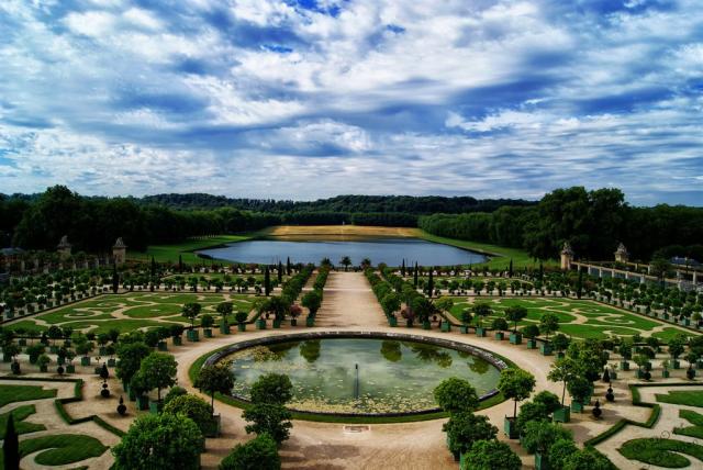 versailles_gardens_by_fusion_fire_gfx-d3cyfzp.jpg