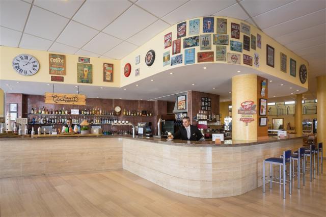 bar_htop_royal_sun_suites_52630826414_o.jpg
