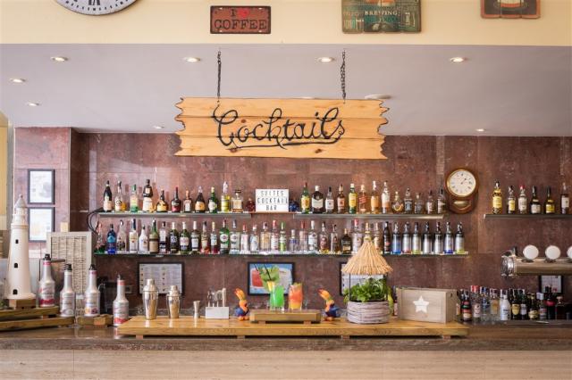 bar_cocktails---htop---royal-sun-suites_52631015085_o.jpg