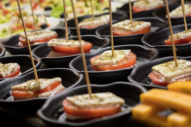closeup---buffet---htop---royal-sun-suites_52630827039_o.jpg