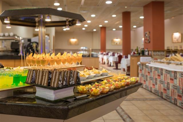 desserts-and-fruit---htop-royal-sun-suits_52631055783_o.jpg