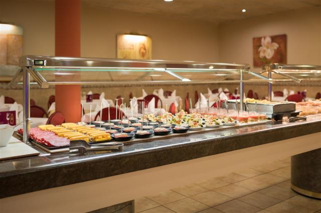 food_buffet_closeup_htop_royal_sun_suites_52630828459_o.jpg