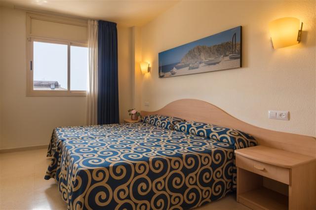 room_htop_royal_sun_suites_52630058302_o.jpg