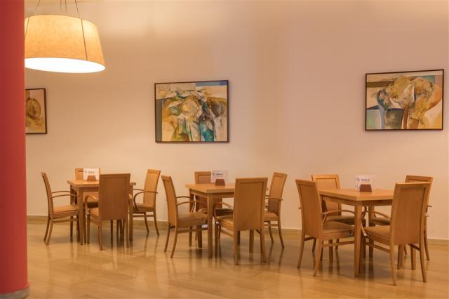 bar-and-lounge---royal_sun_suites_52631052708_o.jpg
