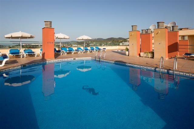 pool-closeup---htop---royal-sun-suites_52630578976_o.jpg