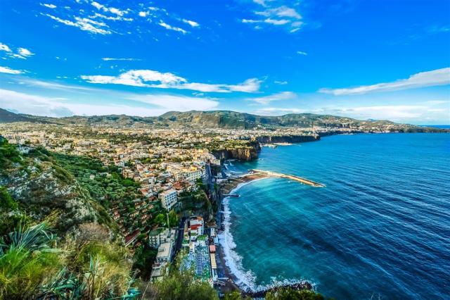 amalfi-2476295_1920.jpg
