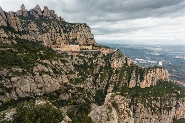 montserrat l.jpg