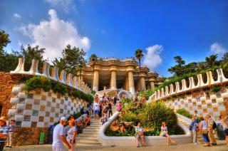 Barcelona Sagrada Família, Park Güell, Montserrat, Sklepy Codorniu Či Freixenet, Girona