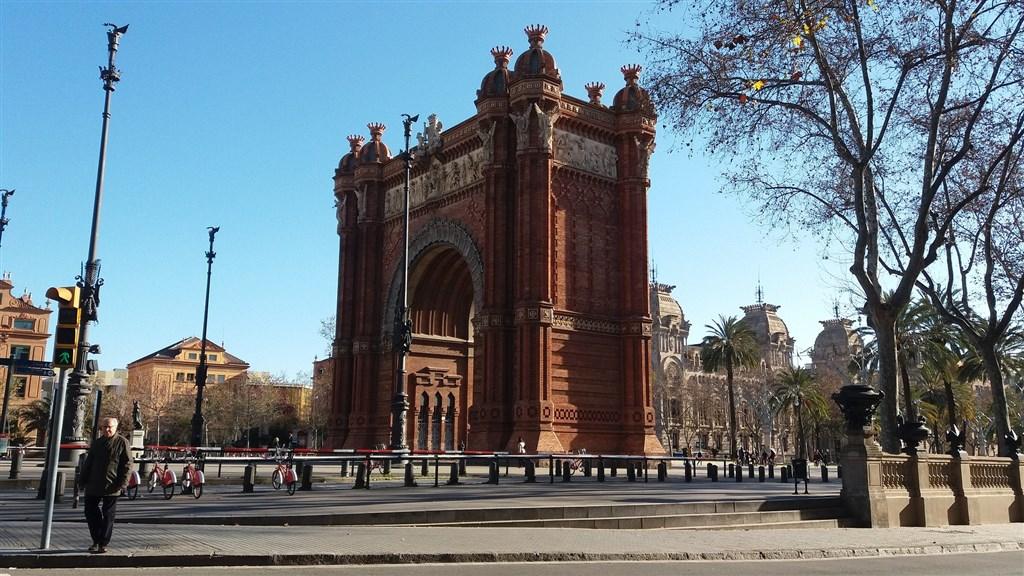 arcodetriunfo-2345700_1920.jpg
