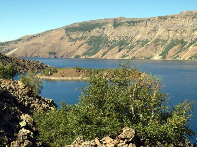 Kráter Nemrut 3
