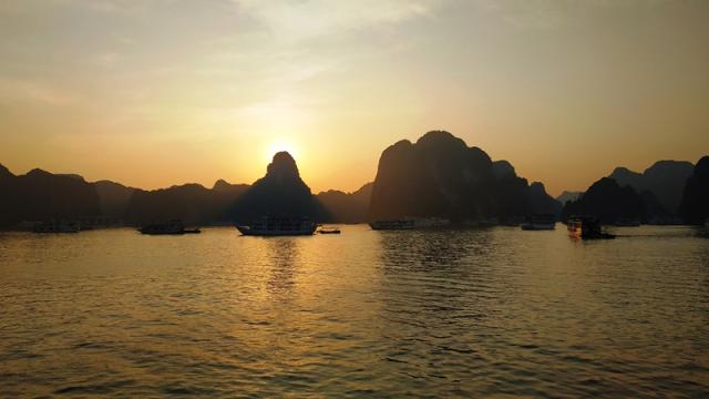 Ha Long 02