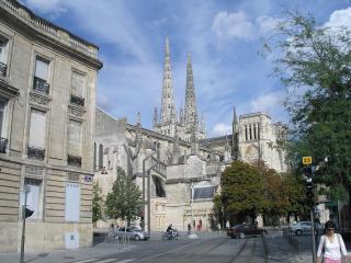 Bordeaux a Akvitánie, památky, víno a vlny Atlantiku