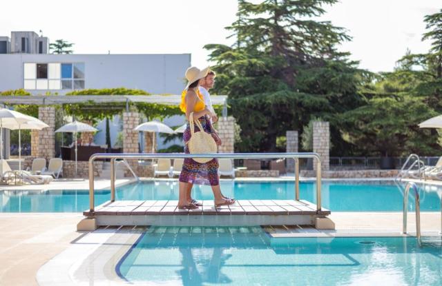 Borak Bluesun hotel - Bol (ostrov Brač) -  - Chorvatsko