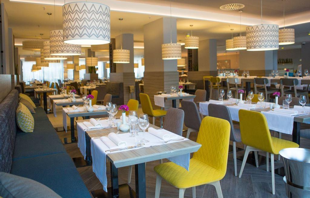 Park Plaza Arena hotel - Restaurant - Pula - Verudela - - Cho