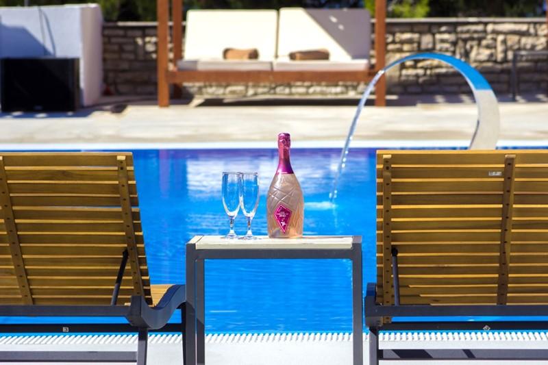 Imperial Park hotel - bazén - Vodice - - Chorvatsko