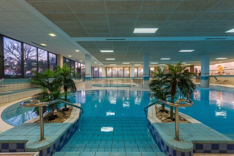 Pinija hotel - Petrčane - - Chorvatsko