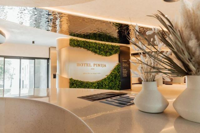 Pinija hotel - Petrčane -  - Chorvatsko