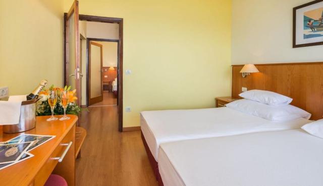 Zora hotel - pokoj COMFORT 2/2 BMS - Primošten -  - Chorvatsko