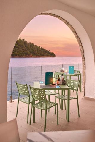 Lume Aminess Younique Hotel - lobby bar - Brna (ostrov Korčula)