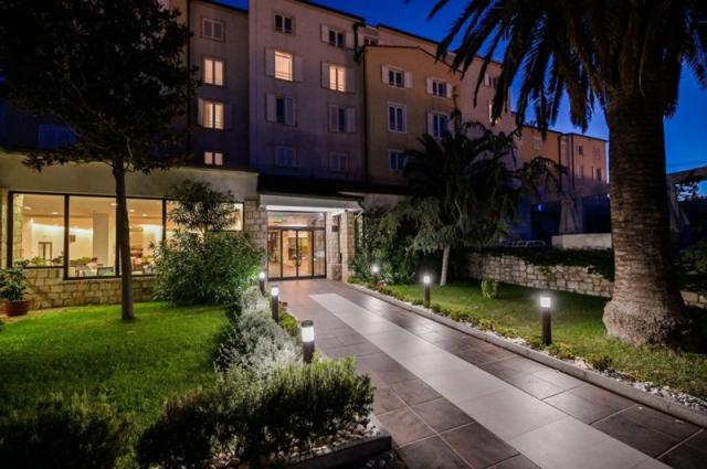International hotel - Rab (ostrov Rab) -  - Chorvatsko