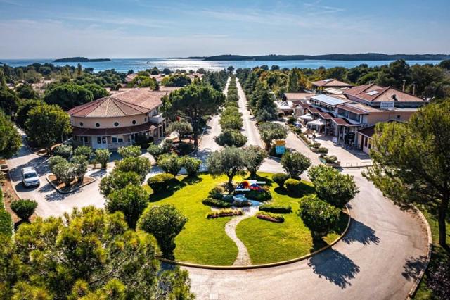 Bi Village Resort pokoje se snídaní - Fažana -  - Chorvatsko