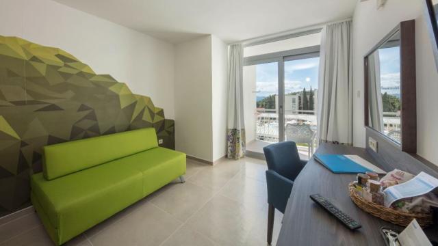Alga Bluesun hotel - pokoj Superior BM - Tučepi -  - Chorvatsko