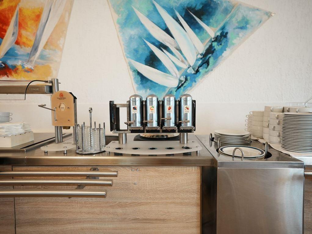Miran hotel - Pirovac - - Chorvatsko