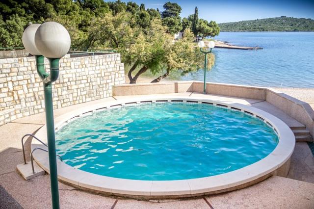 Miran hotel - Pirovac -   - Chorvatsko