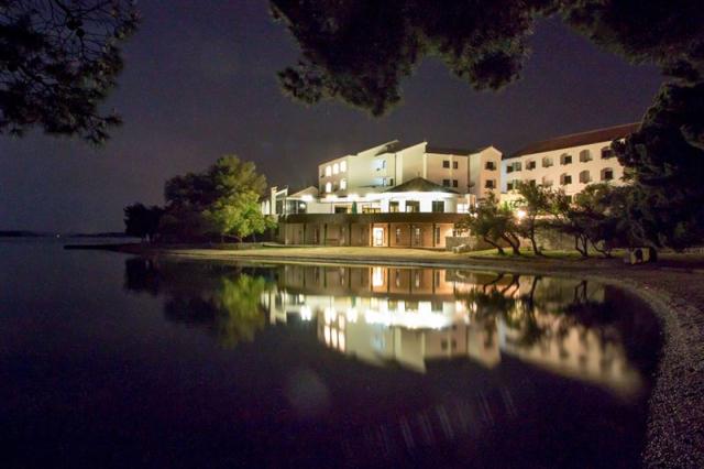 Miran hotel - Pirovac -   - Chorvatsko