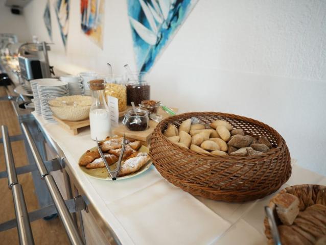 Miran hotel - Pirovac -   - Chorvatsko