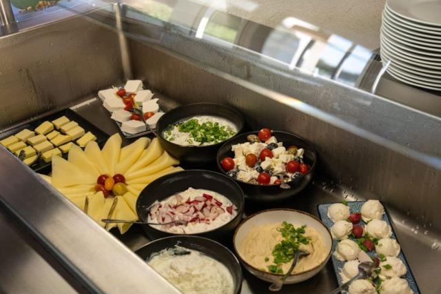 Miran mobil home - restaurace v hotelu Miran - Pirovac -  - Cho