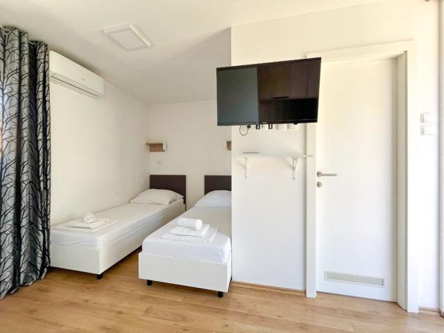 Miran mobil home - Studio 2+1 - Pirovac -  - Chorvatsko