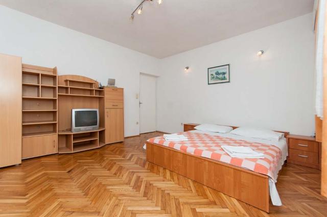 Vulić vila - apartmán pro 6-8 osob - Omiš -  - Chorvatsko
