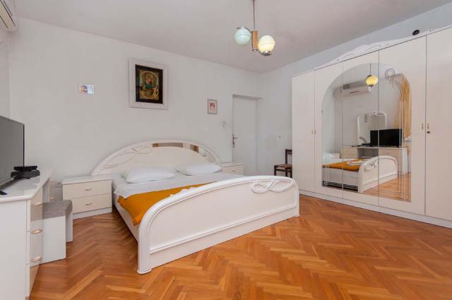 Vulić vila - apartmán pro 6-8 osob - Omiš -  - Chorvatsko